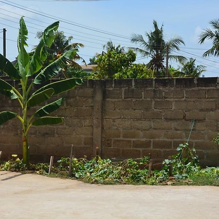 The Accra Backpackers Hostel Εξωτερικό φωτογραφία