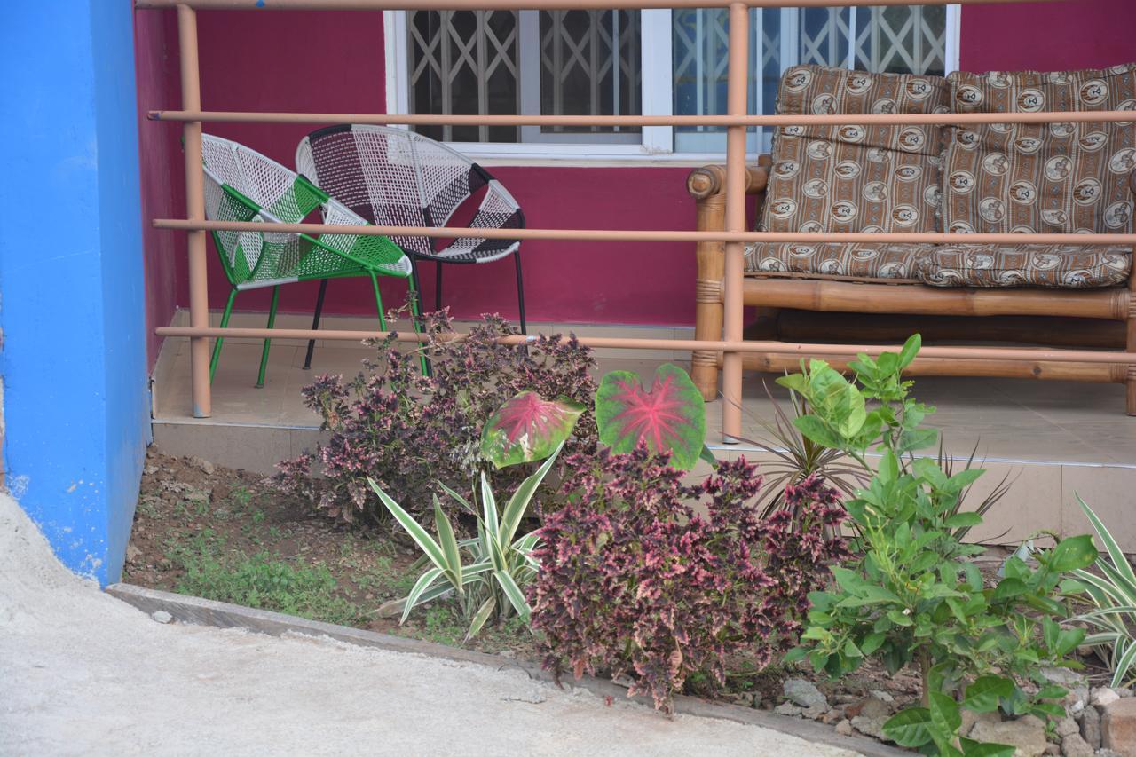 The Accra Backpackers Hostel Εξωτερικό φωτογραφία