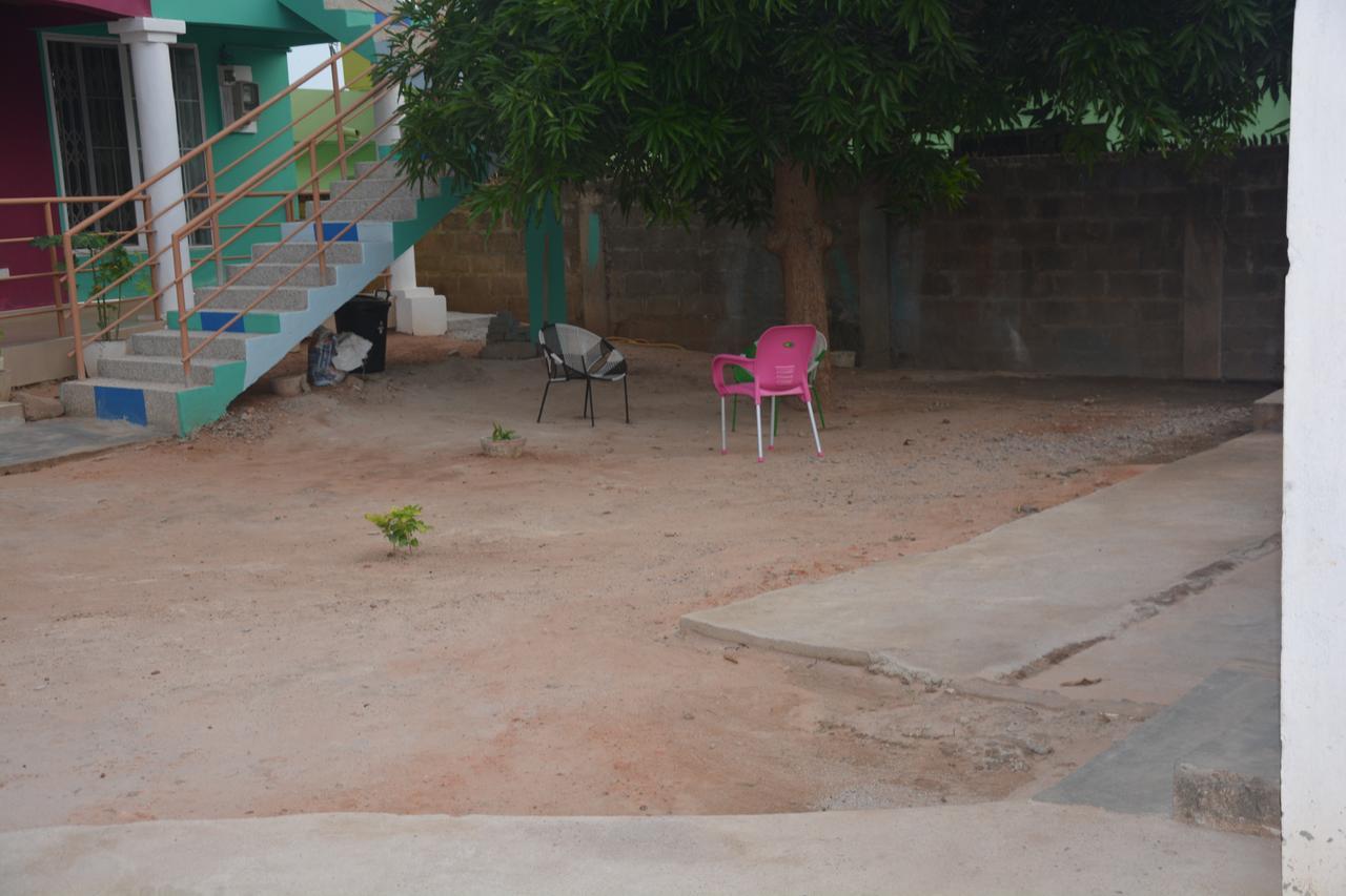 The Accra Backpackers Hostel Εξωτερικό φωτογραφία